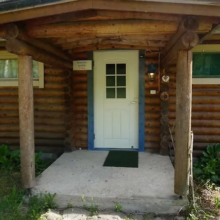 Kaeaepaesaaren Lomakylae Villa *